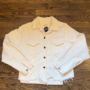 POL Leeli & Lou Textured Corduroy Cream Cropped Jacket. Size Med. BRAND NEW!